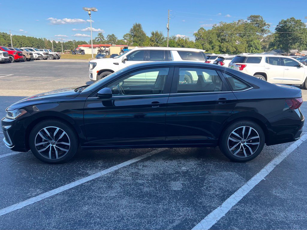 Used 2025 Volkswagen Jetta SE FWD image 26