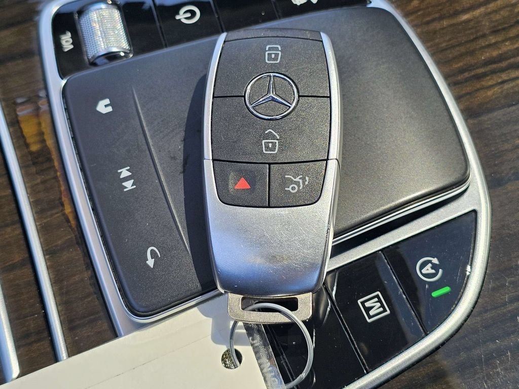 Used 2020 Mercedes-Benz GLC 300 image 31
