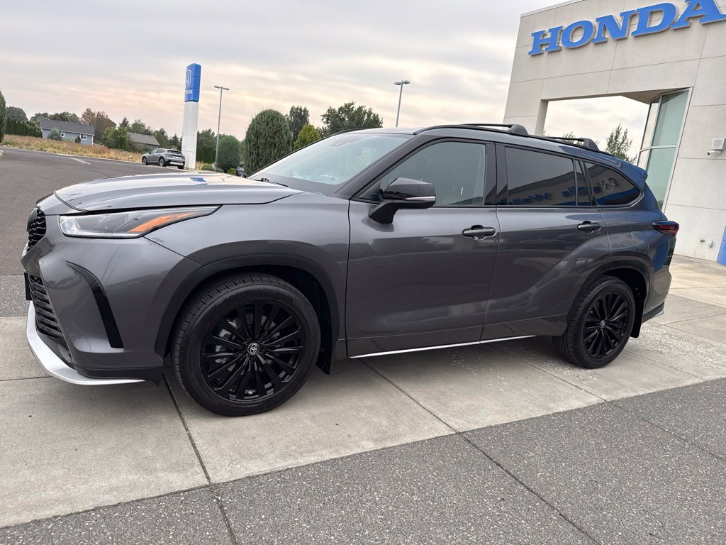 Used 2024 Toyota Highlander XSE AWD/4WD image 9