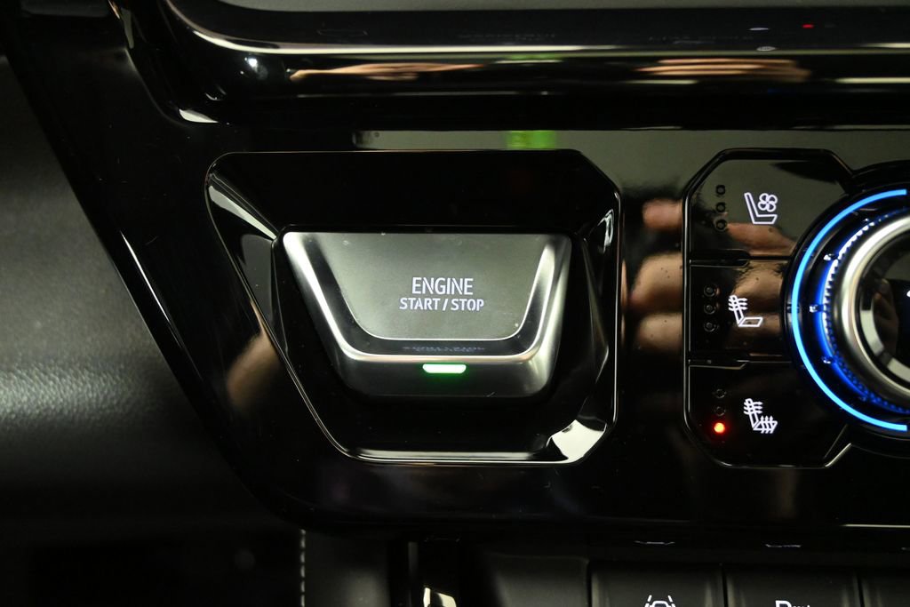 Used 2025 GMC Sierra 1500 AT4X image 30