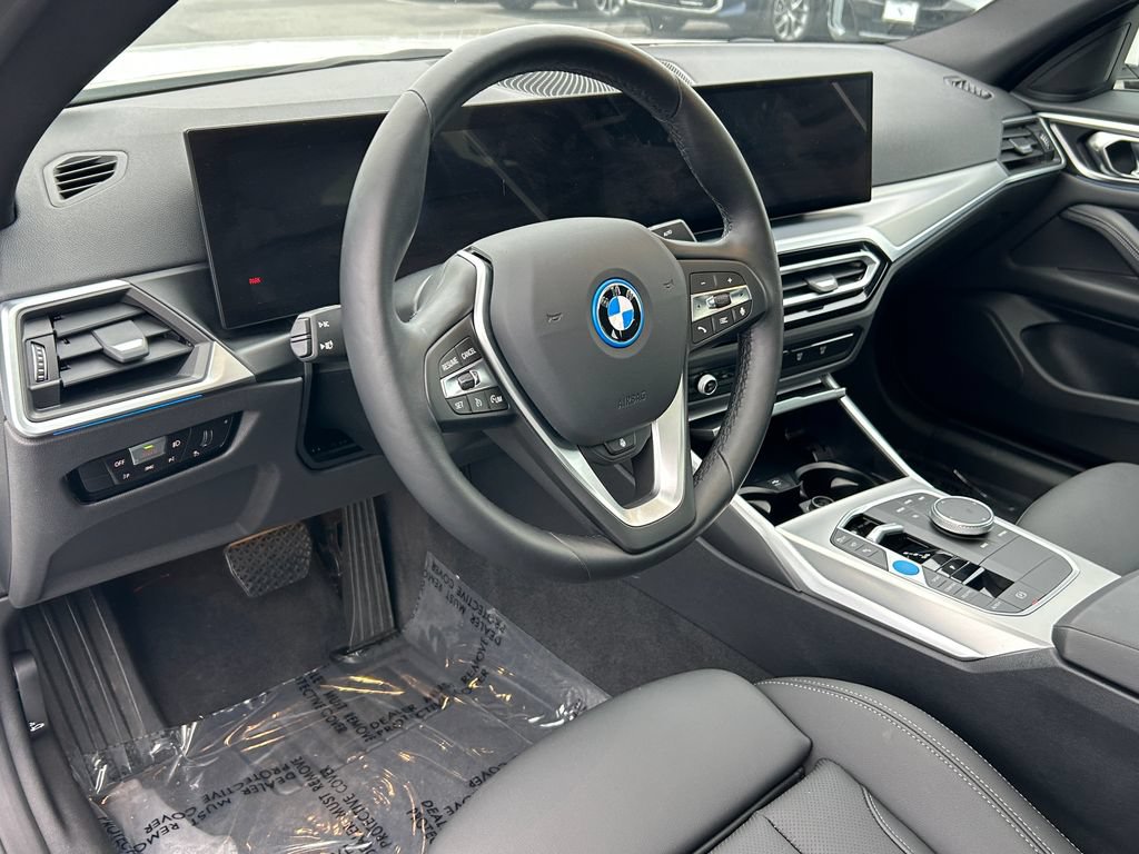 Used 2023 BMW i4 eDrive35 w/ Premium Package RWD image 13