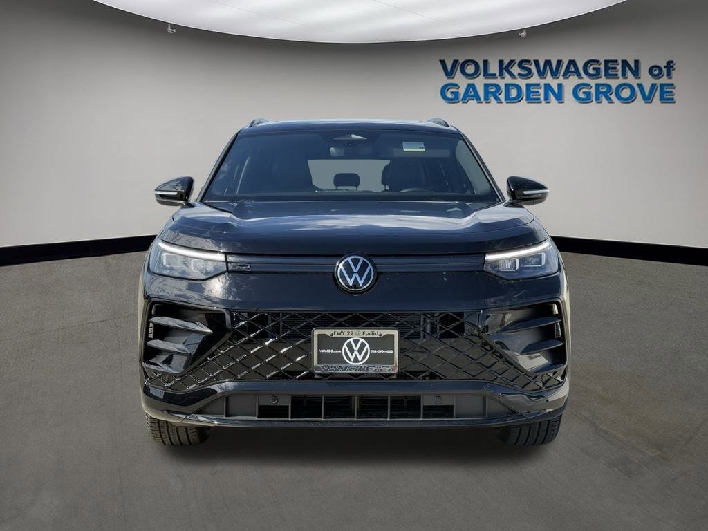New 2026 Volkswagen Tiguan SE R-Line image 2