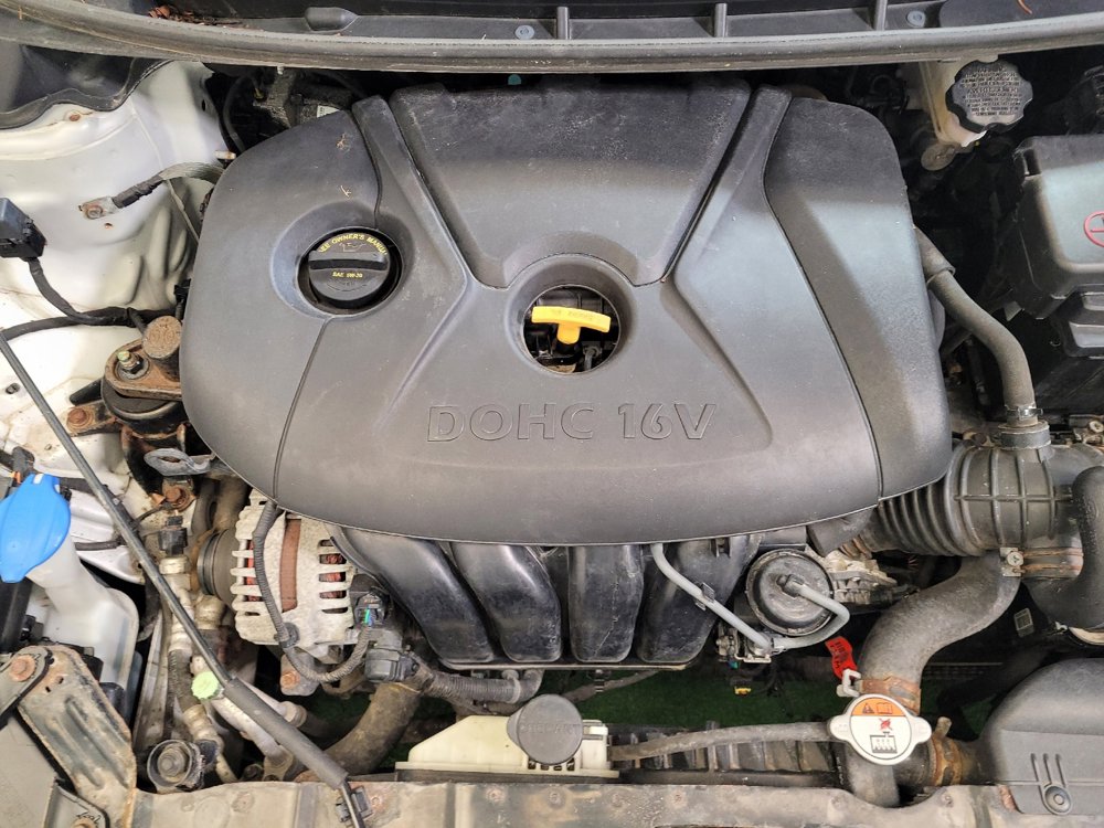 Used 2016 Hyundai Elantra Limited image 30