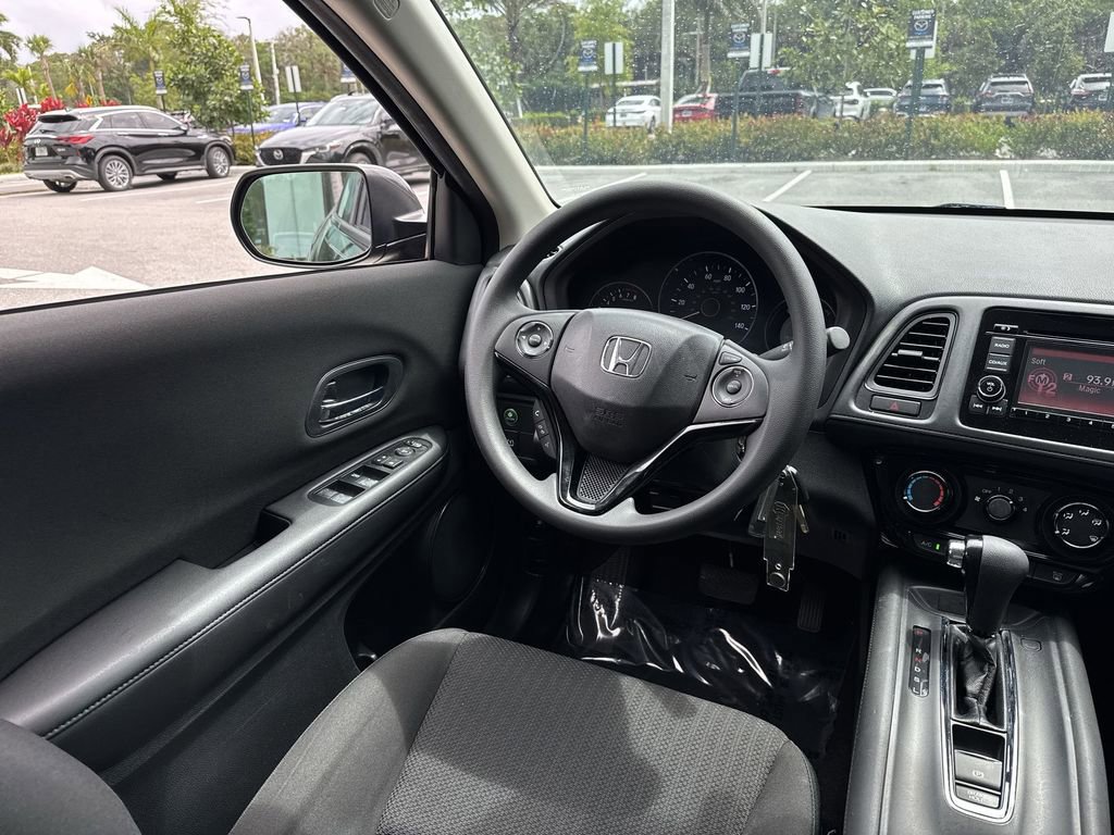 Used 2017 Honda HR-V LX image 21