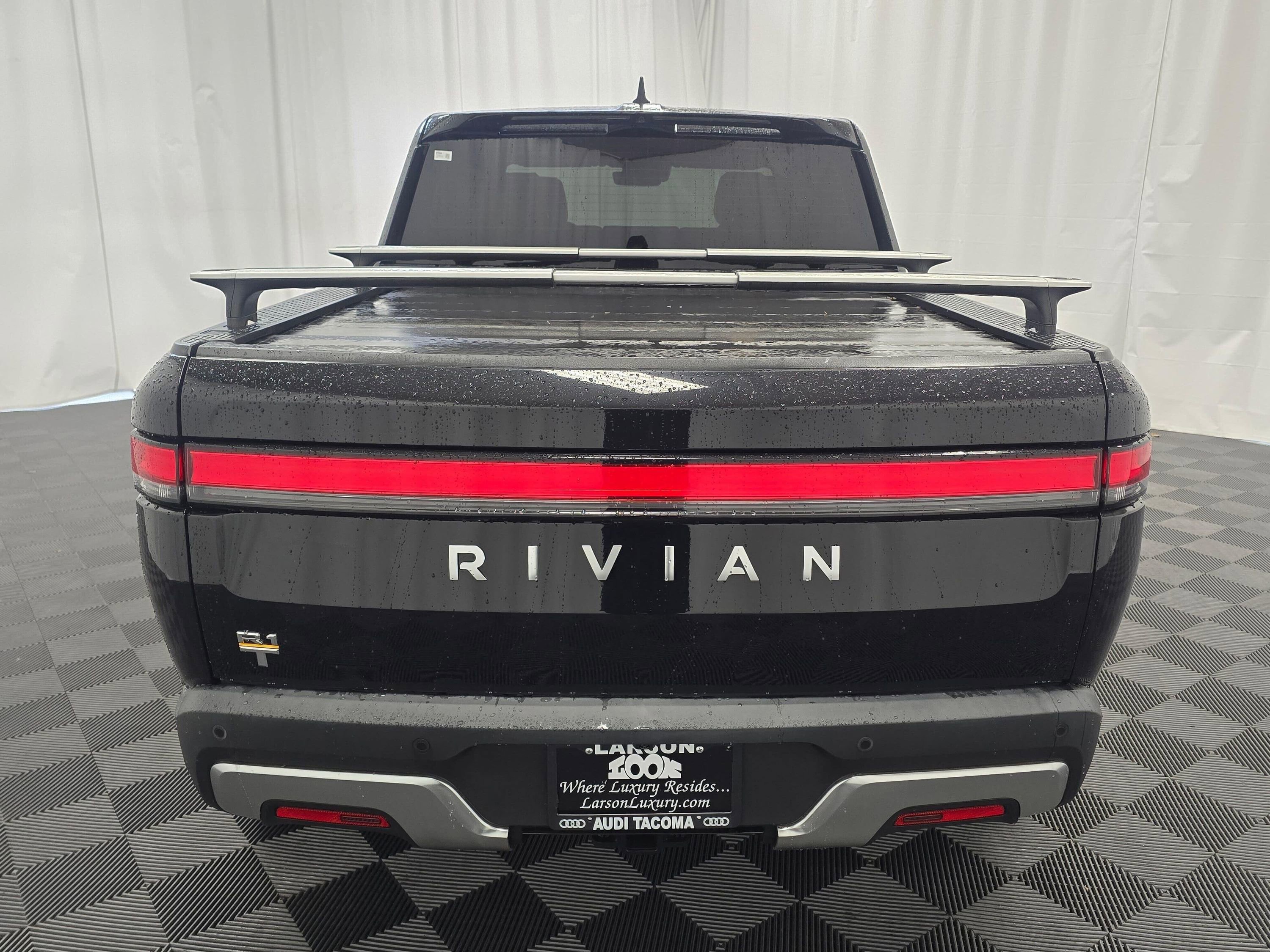 Used 2022 Rivian R1T Adventure AWD/4WD image 4