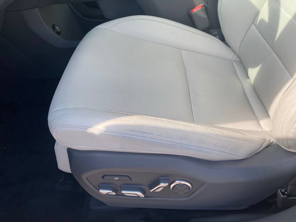 Used 2025 Hyundai Santa Fe Calligraphy w/ Tow & Go Package FWD image 10