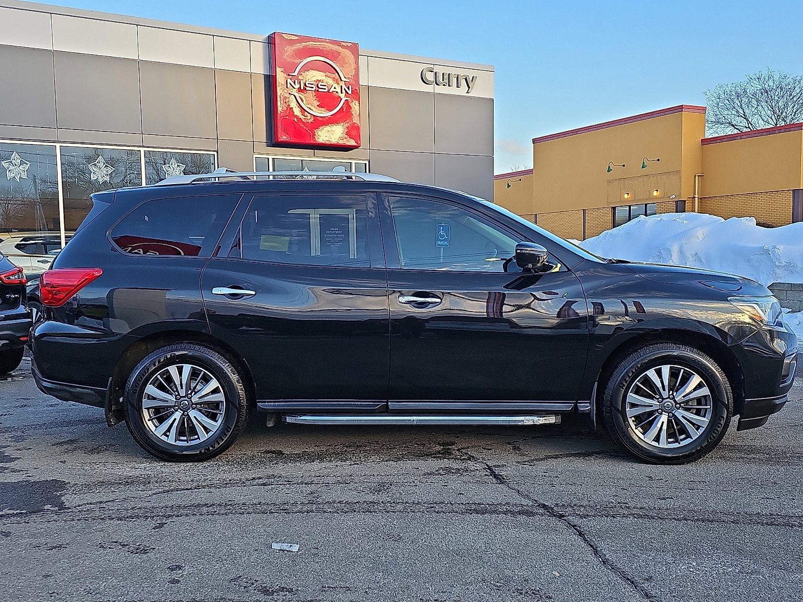 Used 2020 Nissan Pathfinder SL image 7