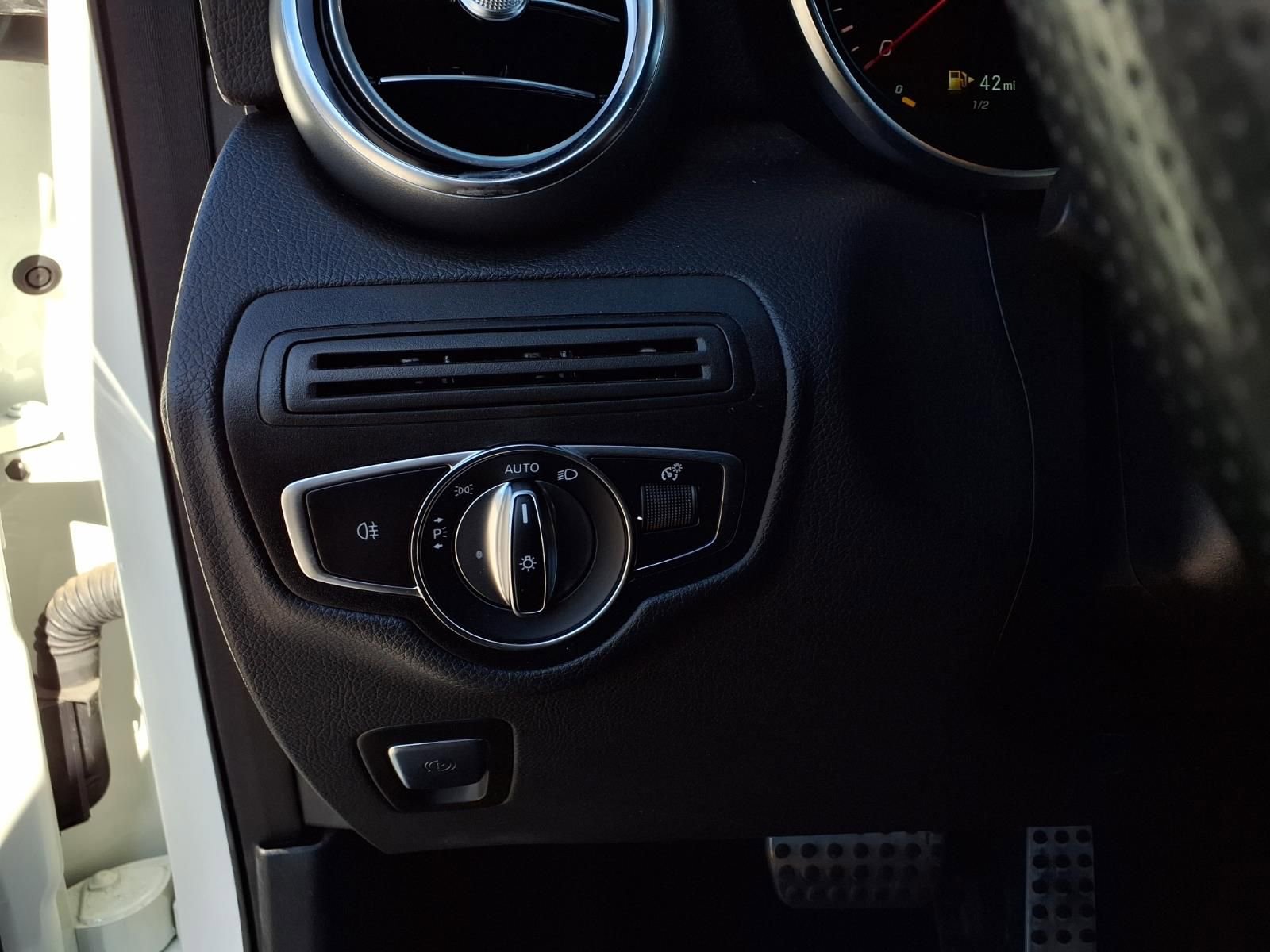 Used 2022 Mercedes-Benz GLC 300 image 12