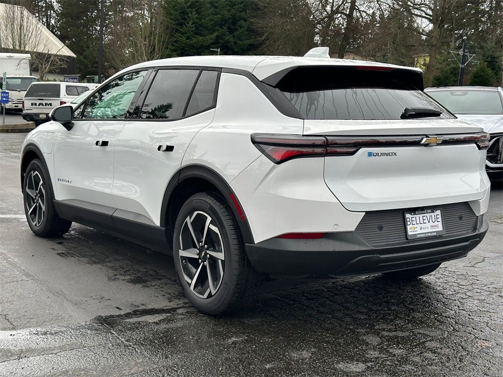 New 2026 Chevrolet Equinox EV LT image 3