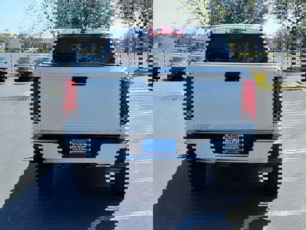 Used 2024 Chevrolet Colorado LT w/ LT Convenience Package image 11