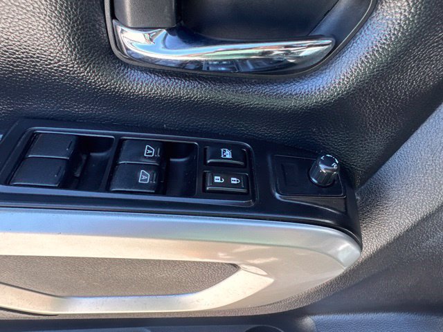 Used 2018 Nissan Titan SV AWD/4WD image 26