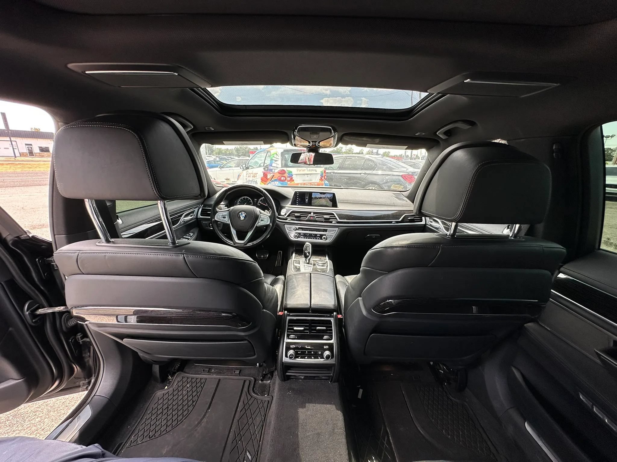 Used 2018 BMW 750i RWD image 15