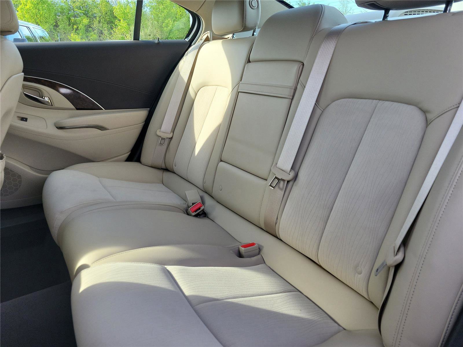 Used 2015 Buick LaCrosse image 13