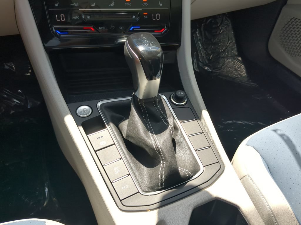 New 2026 Volkswagen Jetta SE FWD image 24