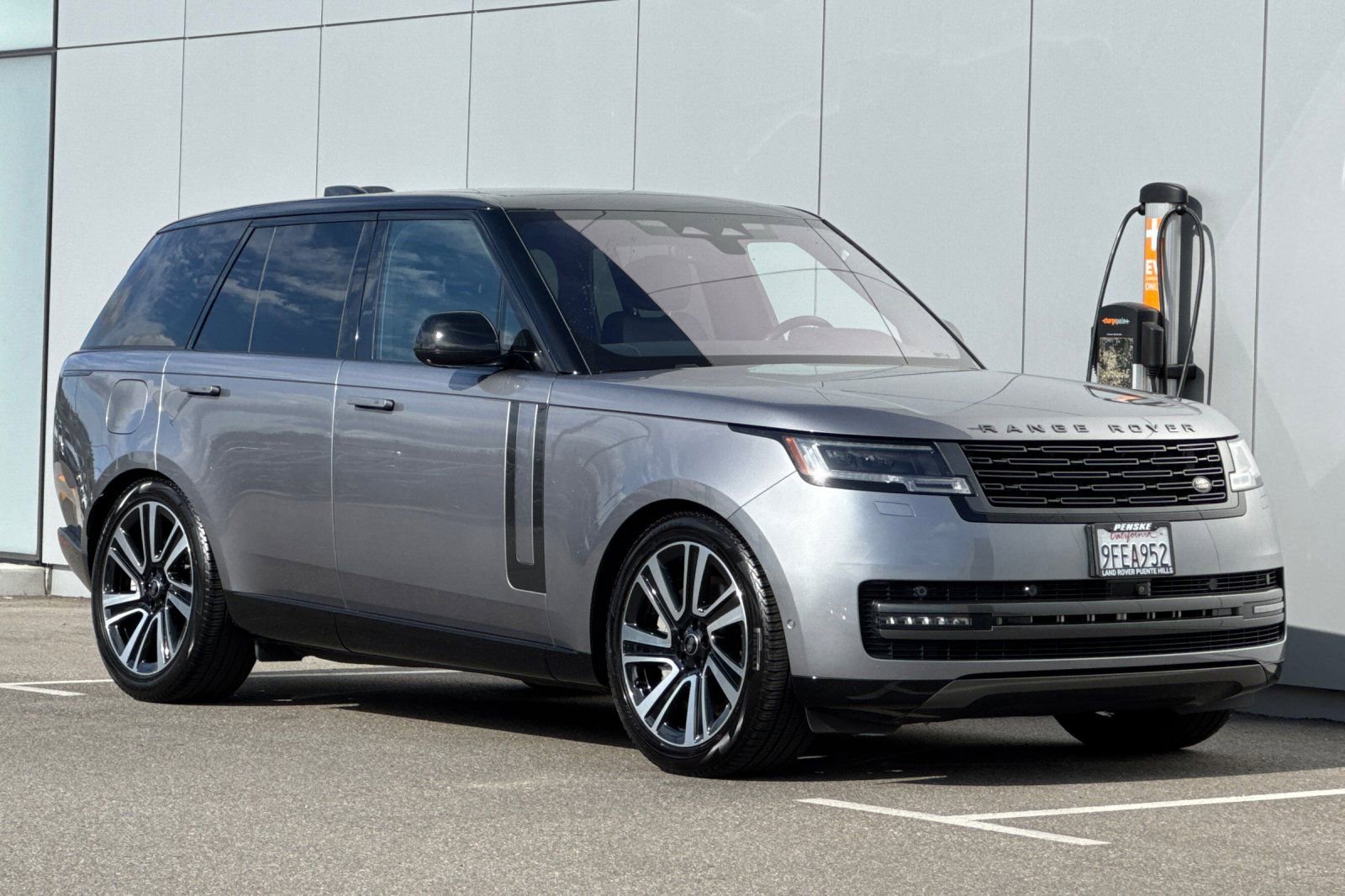 Used 2023 Land Rover Range Rover SE AWD/4WD image 7
