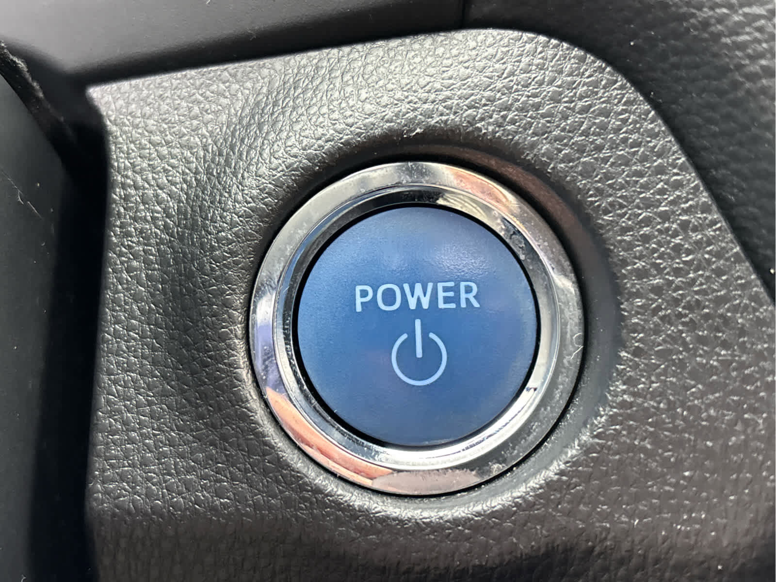 Used 2021 Toyota RAV4 XLE w/ Convenience Package image 19