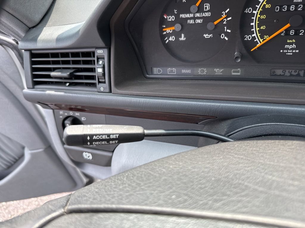 Used 1995 Mercedes-Benz E 320 Convertible image 30