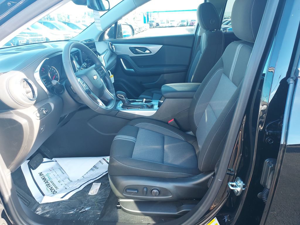 New 2026 Chevrolet Blazer LT w/ Convenience Package AWD/4WD image 13