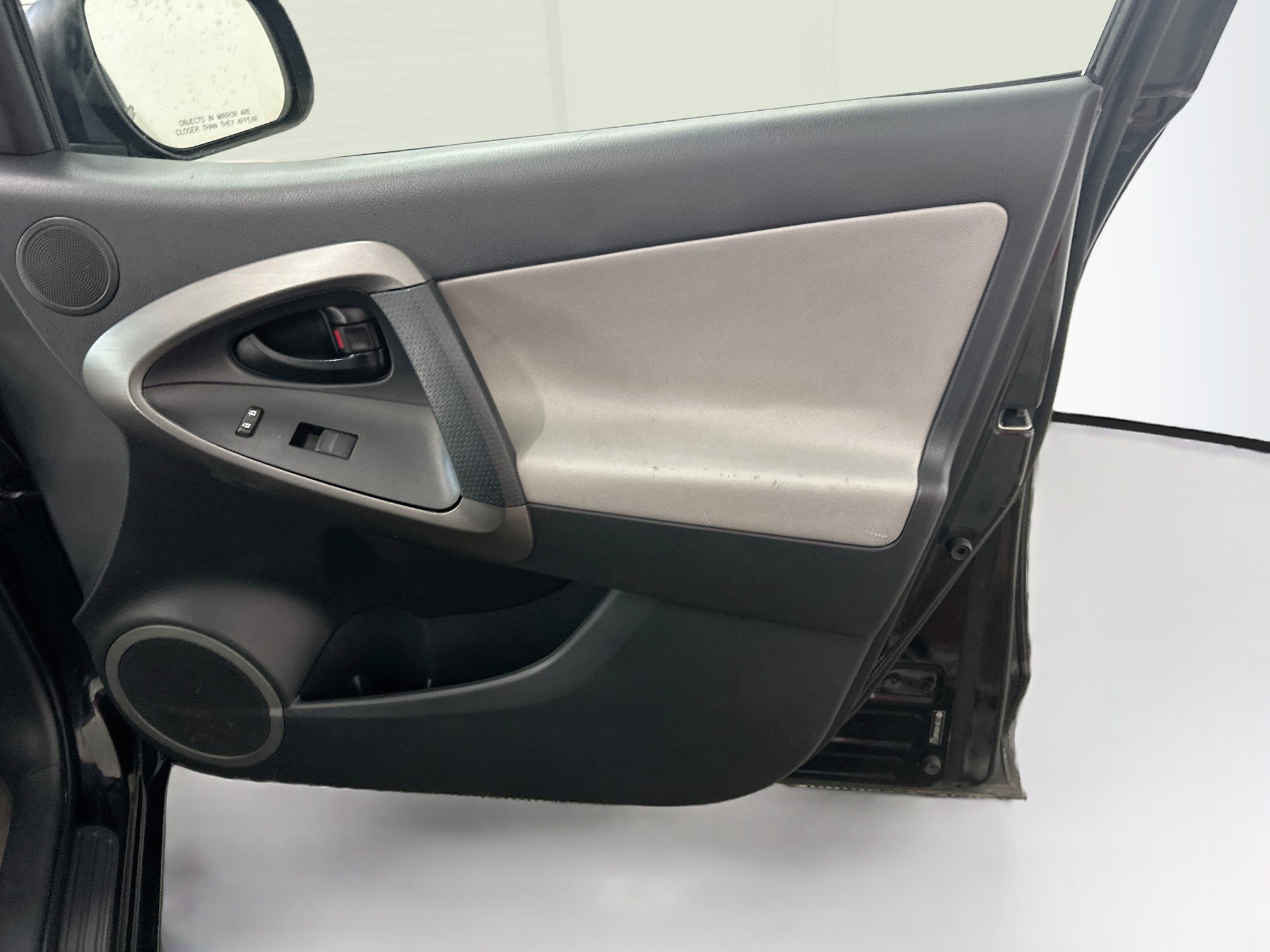 Used 2012 Toyota RAV4 4WD w/ Value Pkg image 31