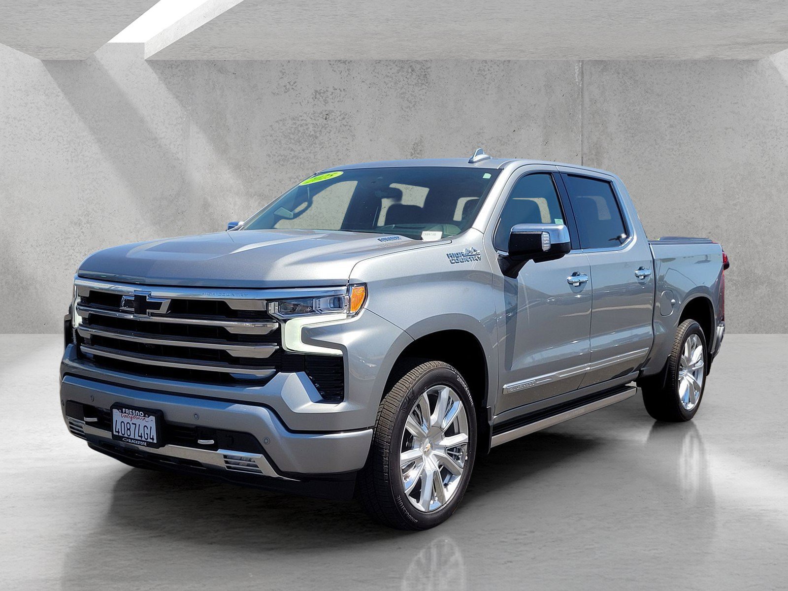 Used 2025 Chevrolet Silverado 1500 High Country AWD/4WD image 9