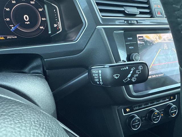 Used 2020 Volkswagen Tiguan SEL w/ 3rd Row Seat Package image 31