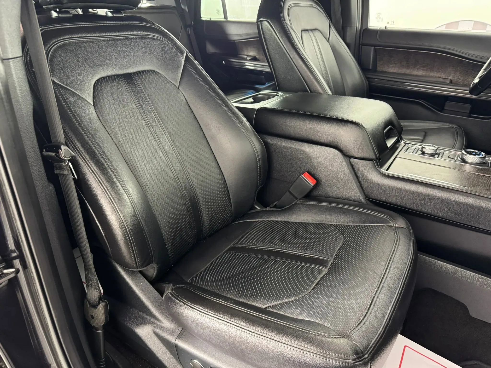 Used 2020 Ford Expedition Limited w/ Equipment Group 301A image 38