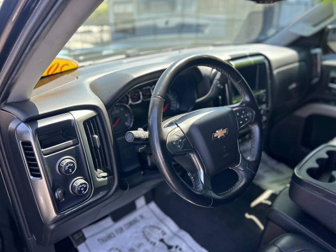 Used 2018 Chevrolet Silverado 1500 LT w/ All Star Edition AWD/4WD image 9