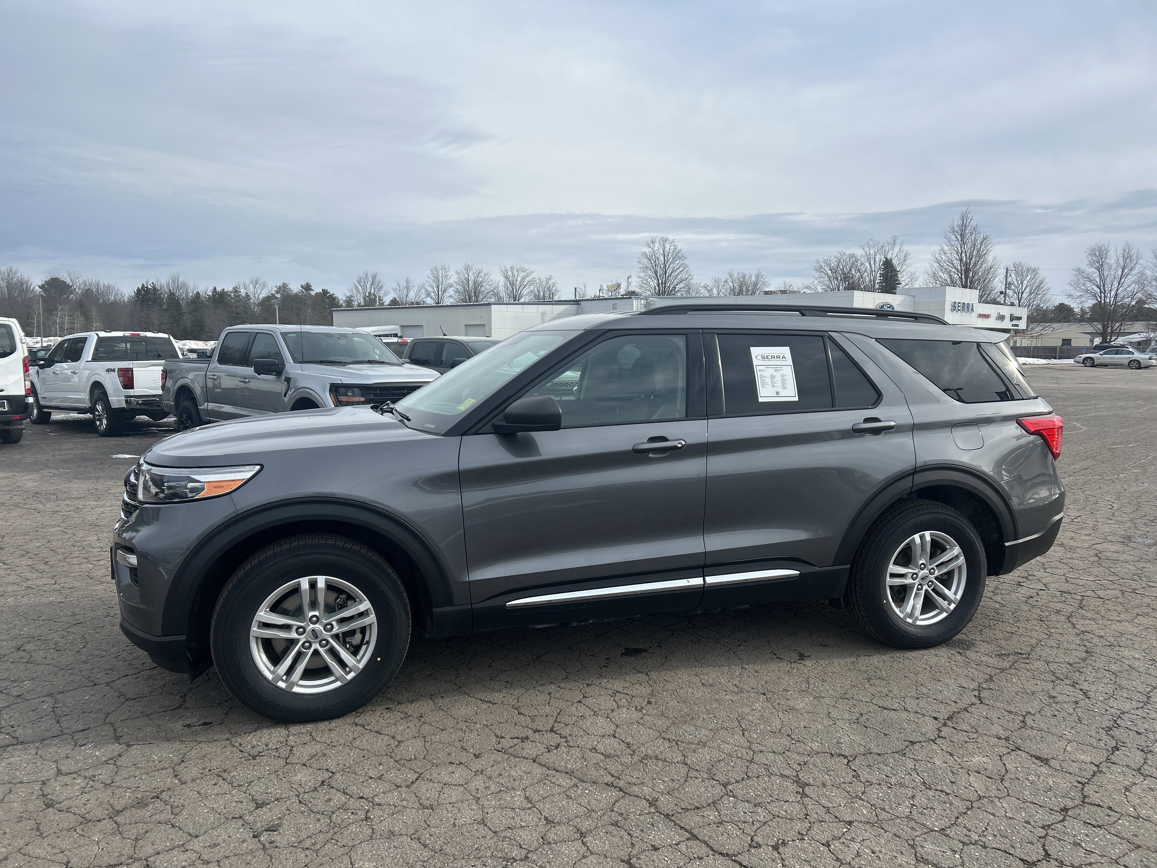 Certified 2022 Ford Explorer XLT w/ Equipment Group 202A image 8