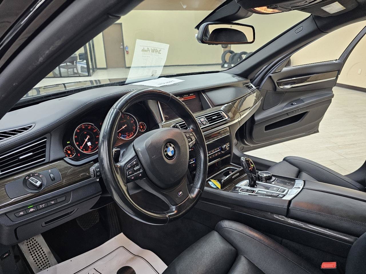 Used 2015 BMW 750i w/ M Sport Edition RWD image 19