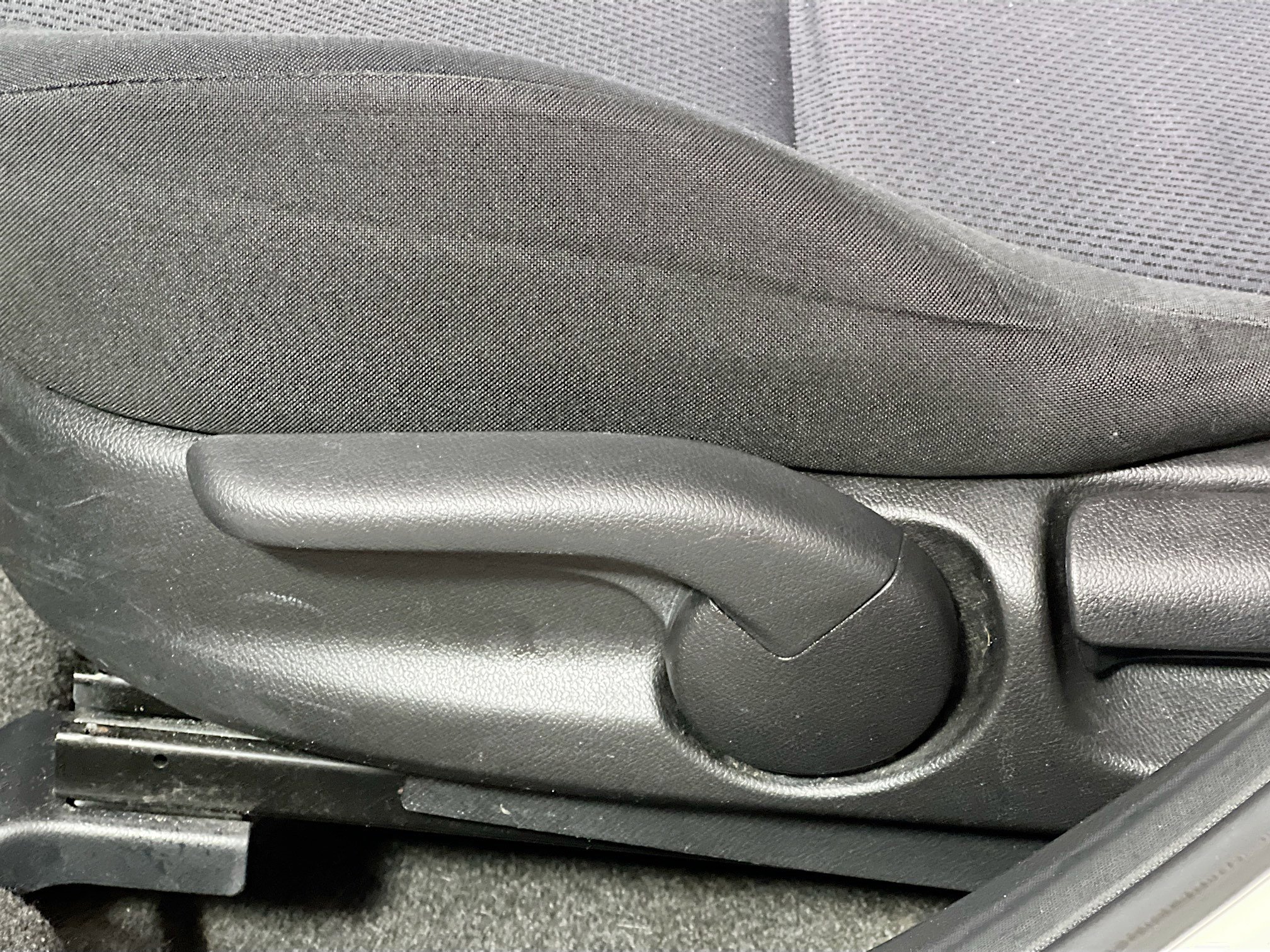 Used 2011 MAZDA MAZDA3 i Touring image 16