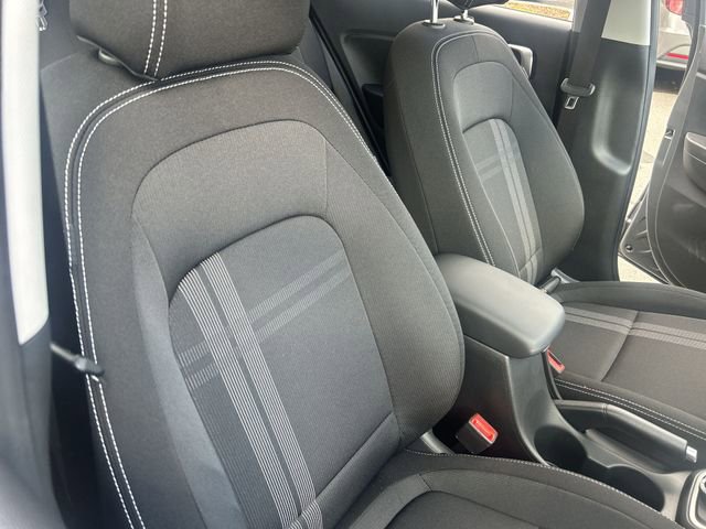 New 2025 Hyundai Venue SEL image 18