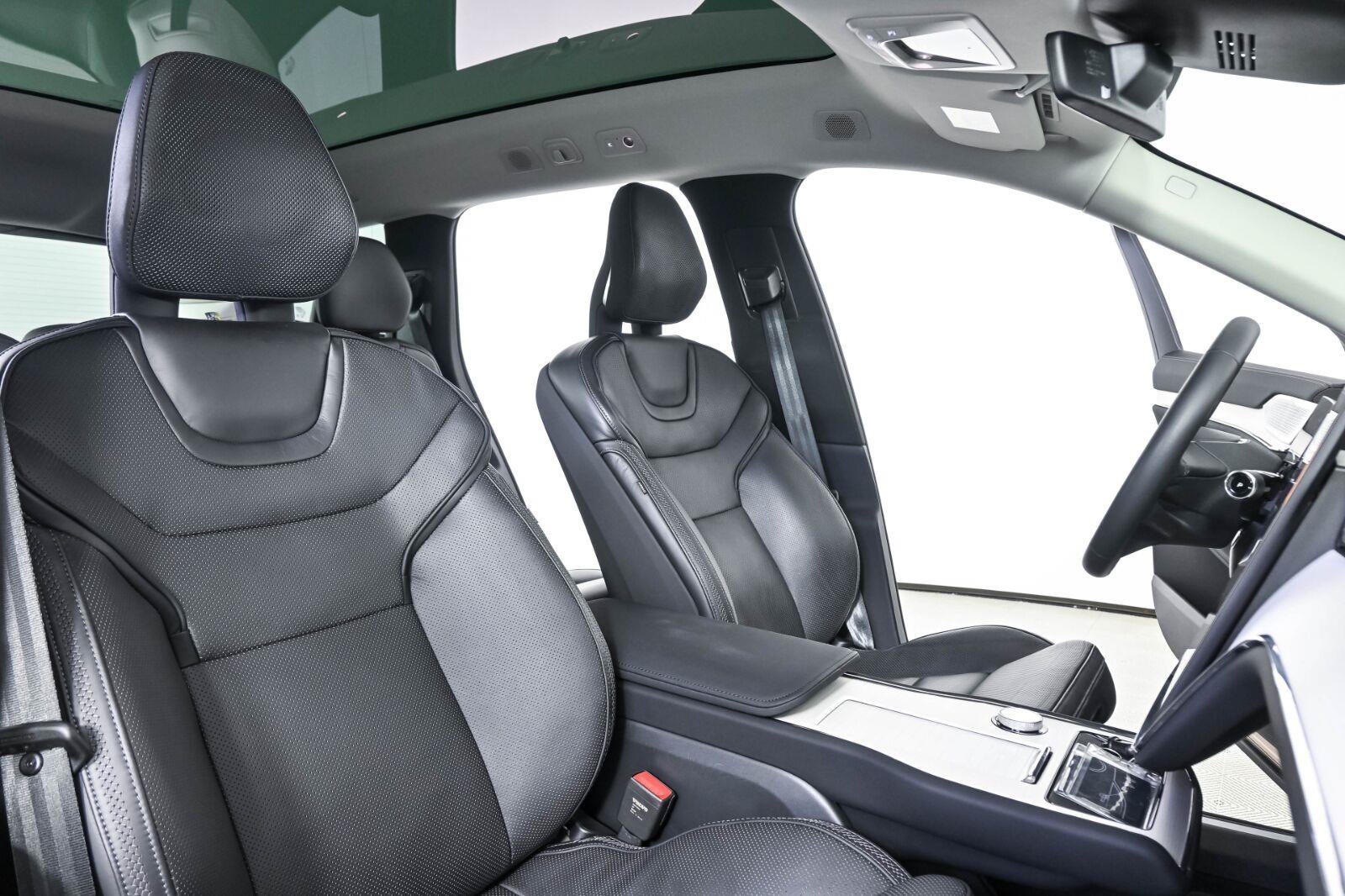 Certified 2026 Volvo EX90 Ultra AWD/4WD image 24