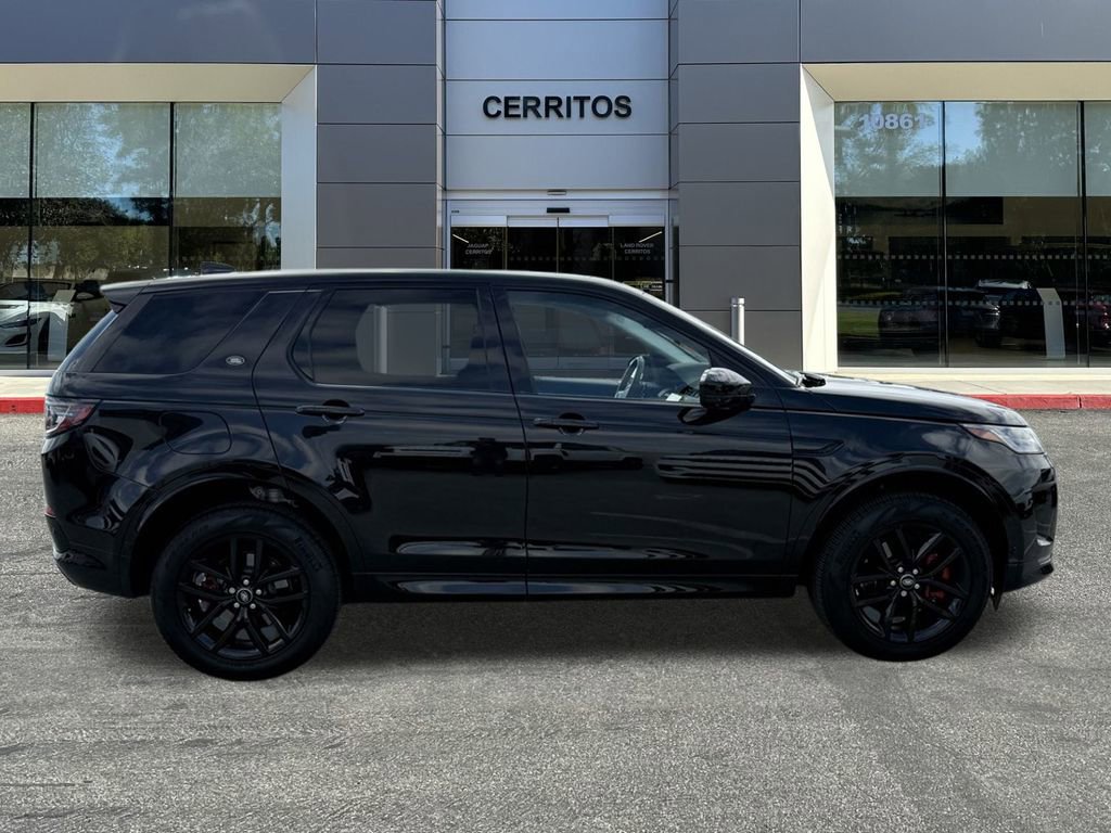 Used 2024 Land Rover Discovery Sport S image 4