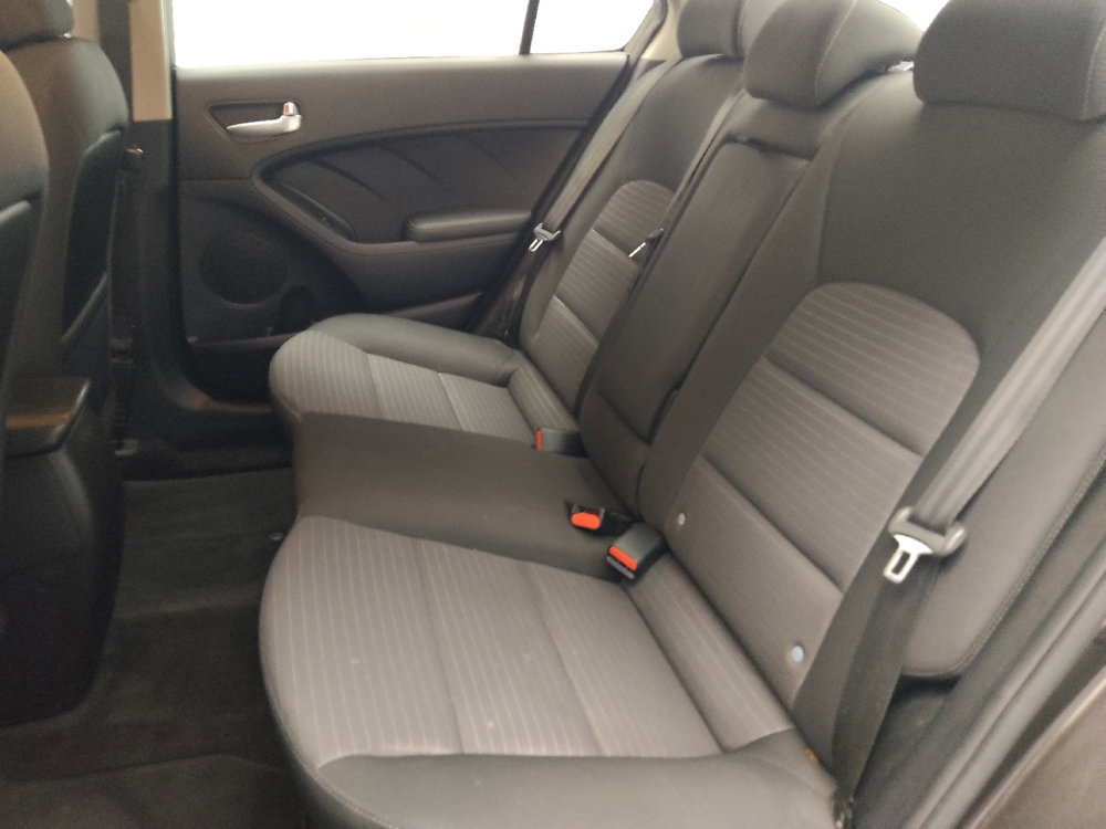 Used 2018 Kia Forte LX w/ LX Popular Package image 18