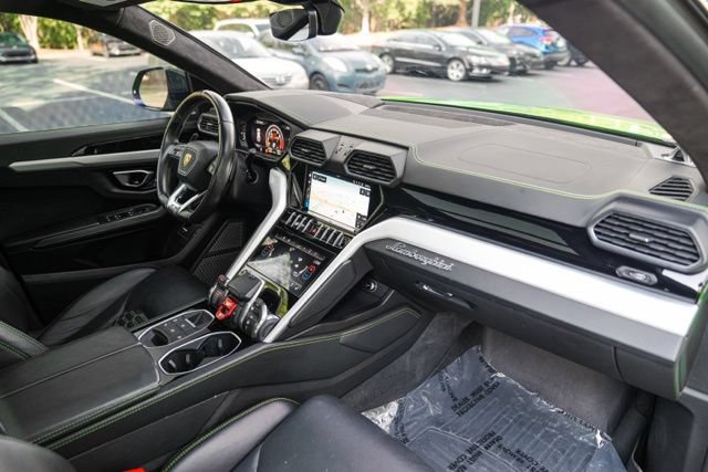 Used 2021 Lamborghini Urus AWD/4WD image 30