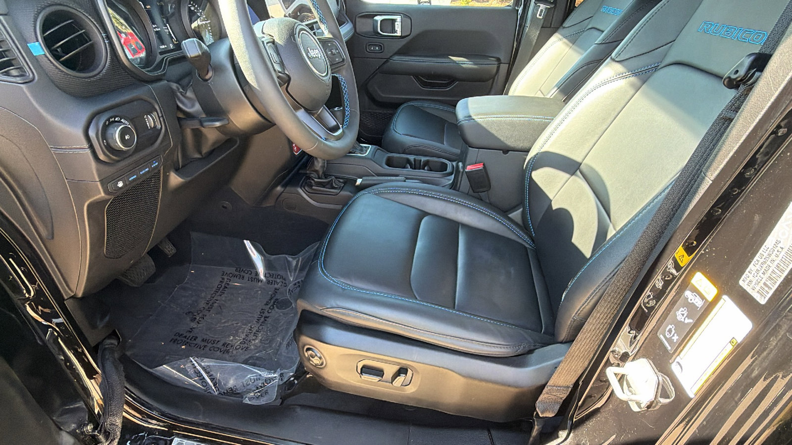 Used 2025 Jeep Wrangler Unlimited Rubicon 4xe image 16