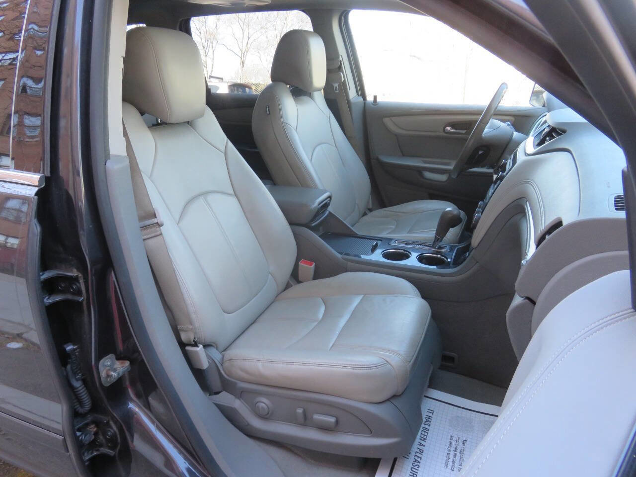 Used 2017 Chevrolet Traverse LT image 11