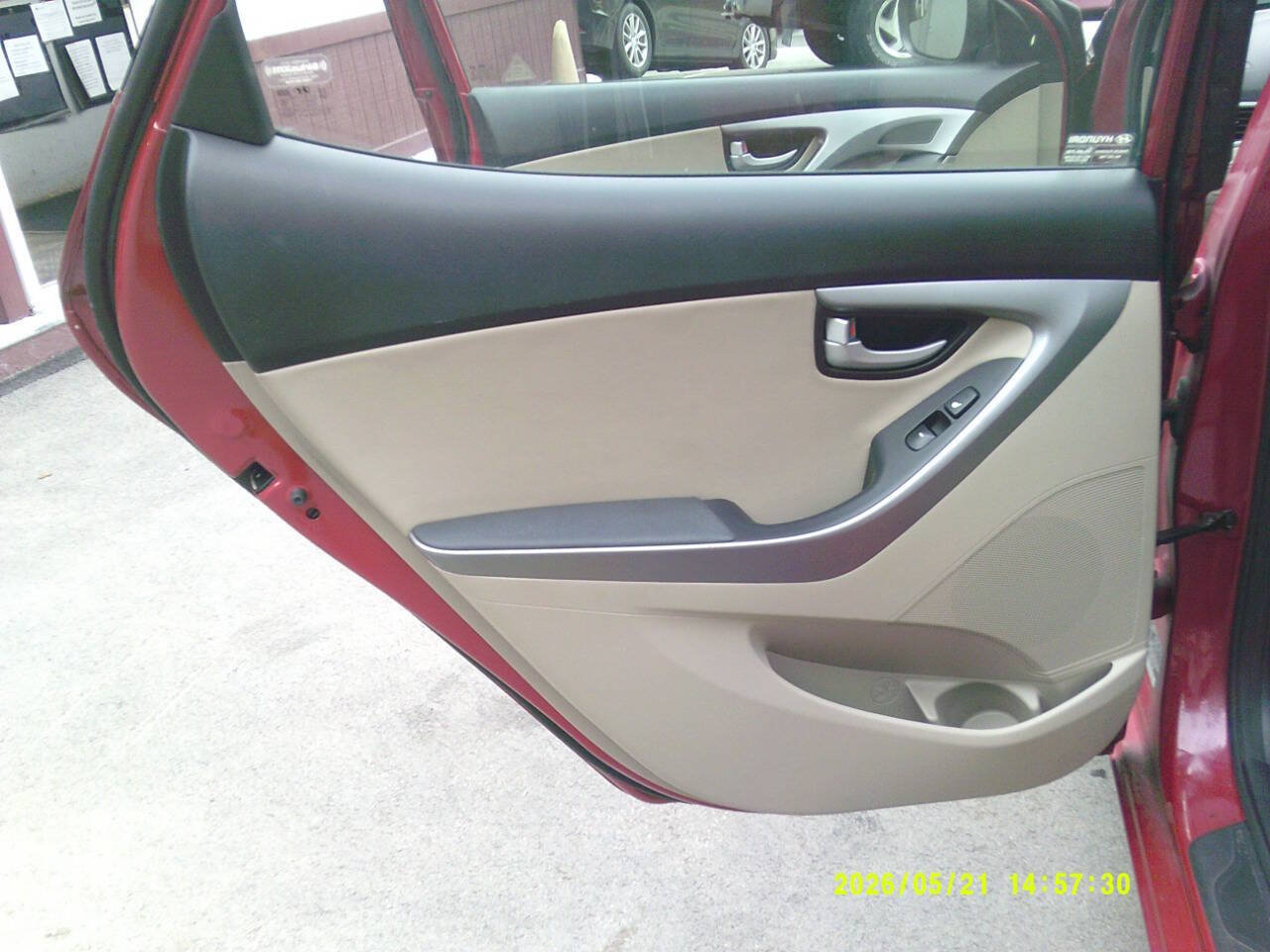 Used 2014 Hyundai Elantra Limited w/ Option Group 03 FWD image 15