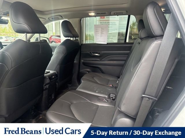Used 2025 Toyota Grand Highlander AWD image 19