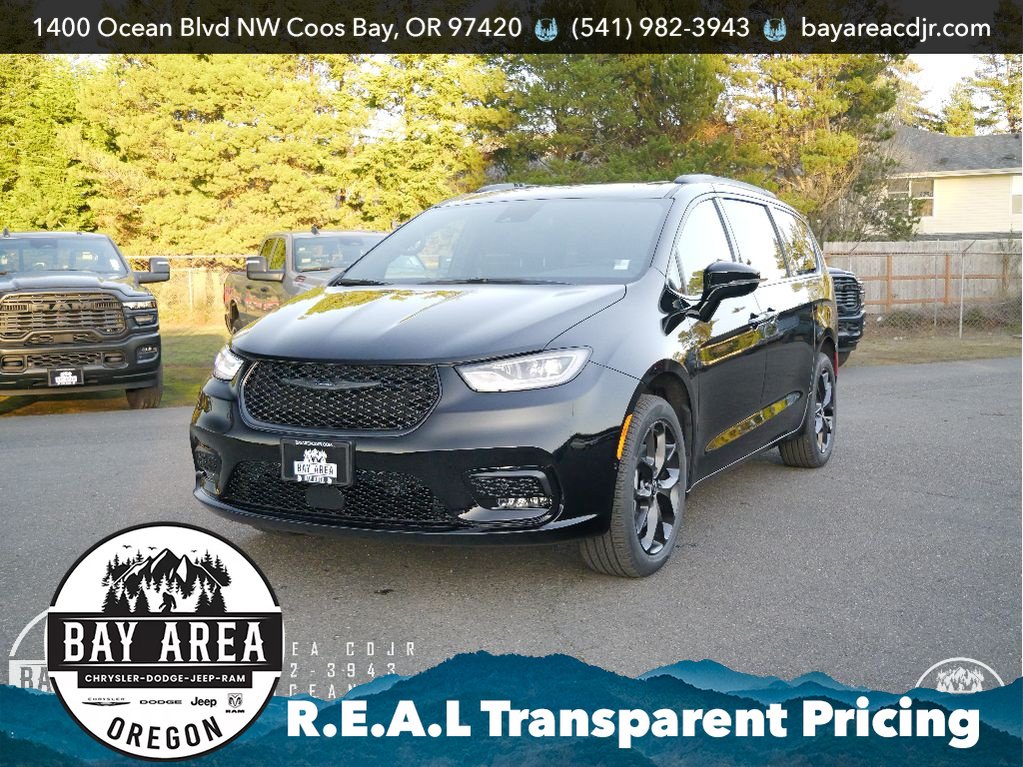 New 2026 Chrysler Pacifica Select w/ S Appearance Package