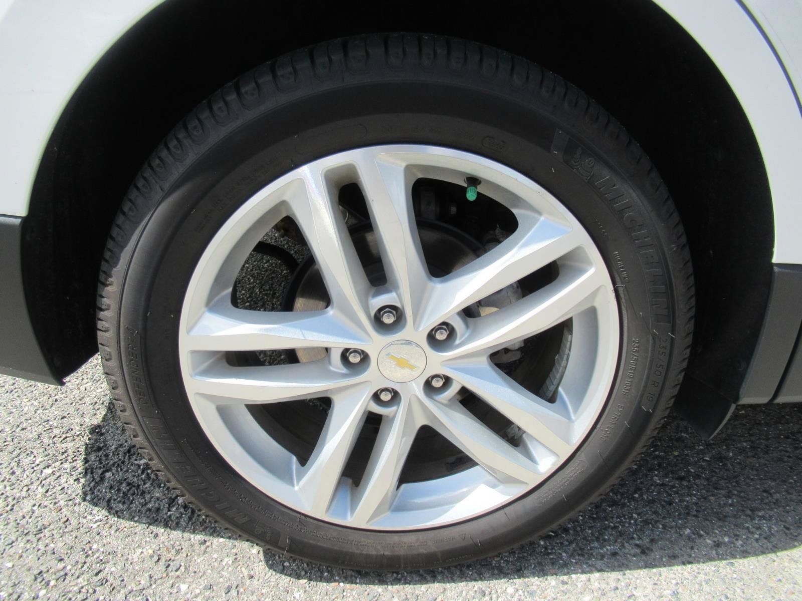 Used 2020 Chevrolet Equinox Premier FWD image 8