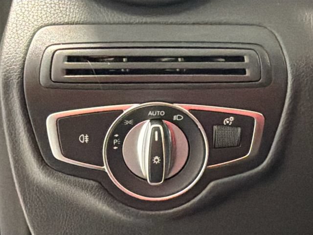 Used 2022 Mercedes-Benz GLC 300 4MATIC image 11