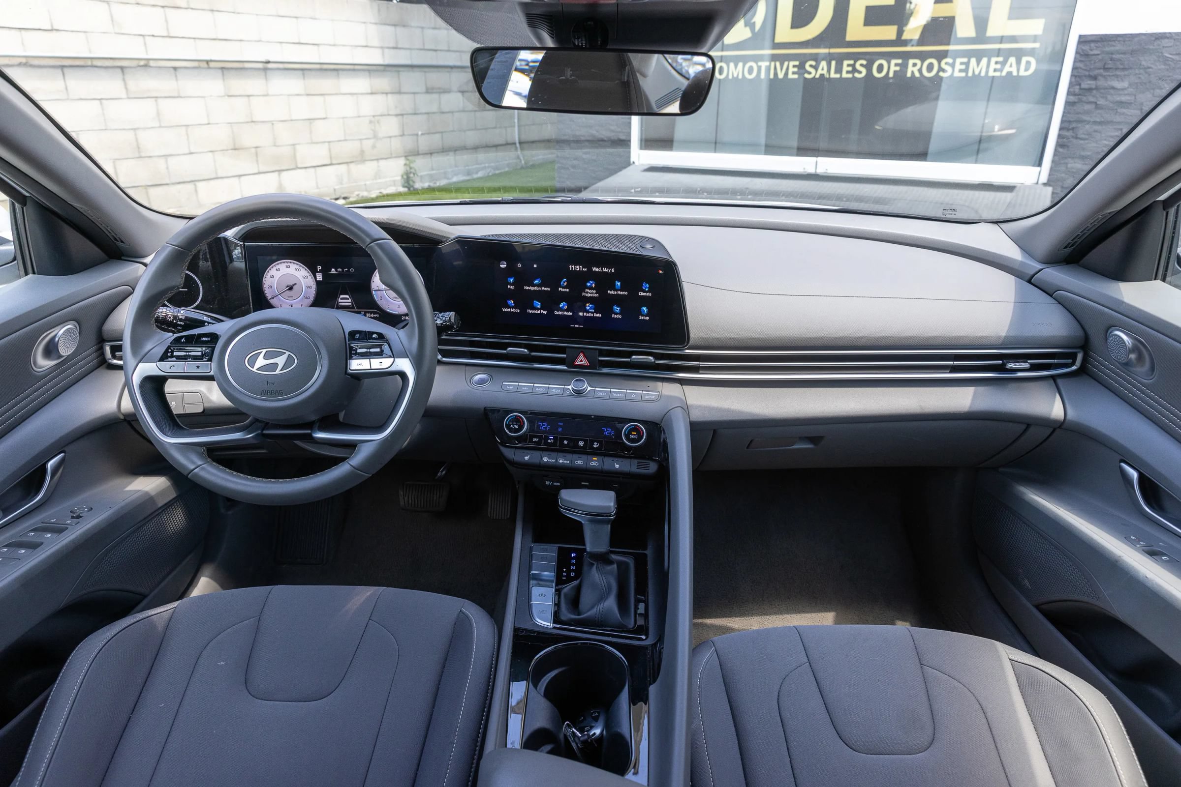 Used 2025 Hyundai Elantra SEL FWD image 28