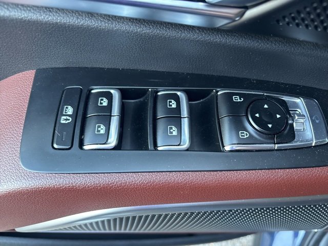 Used 2024 Kia Telluride EX w/ EX Captain's Chair Package image 9