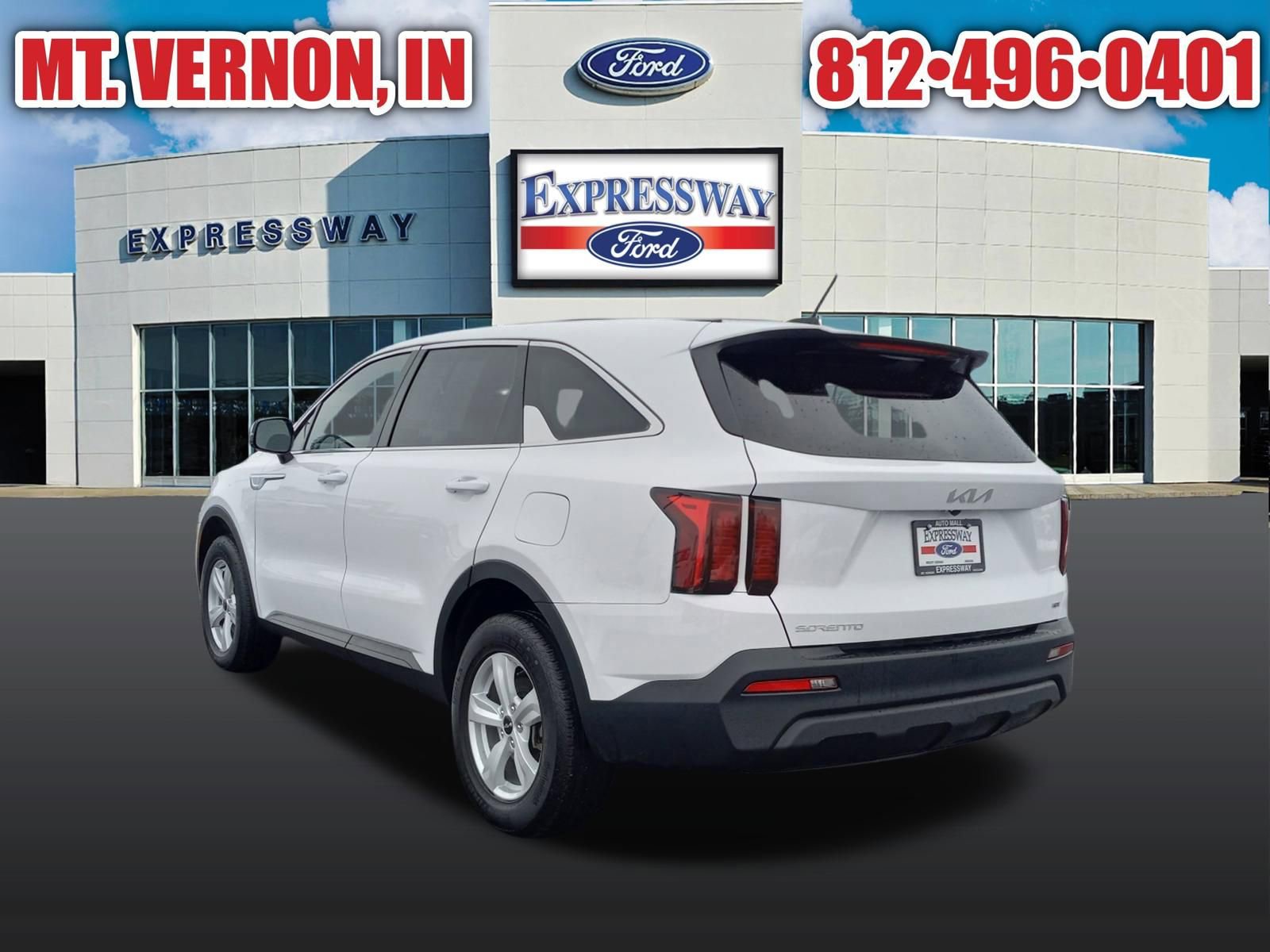 Used 2023 Kia Sorento LX image 9