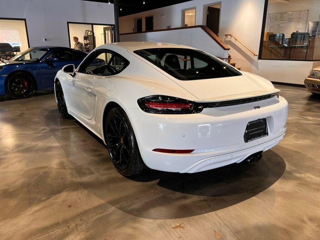 Used 2025 Porsche 718 Cayman w/ Sport Chrono Package image 3