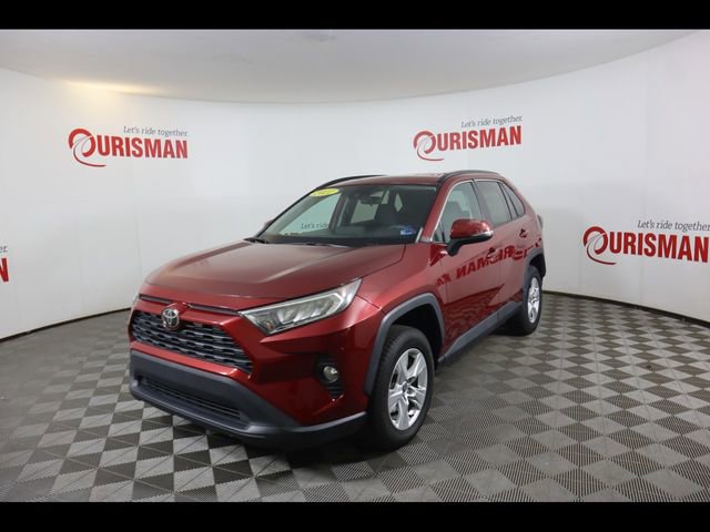 Used 2021 Toyota RAV4 XLE w/ Convenience Package image 3