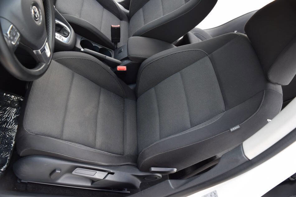 Used 2013 Volkswagen Golf TDI image 42