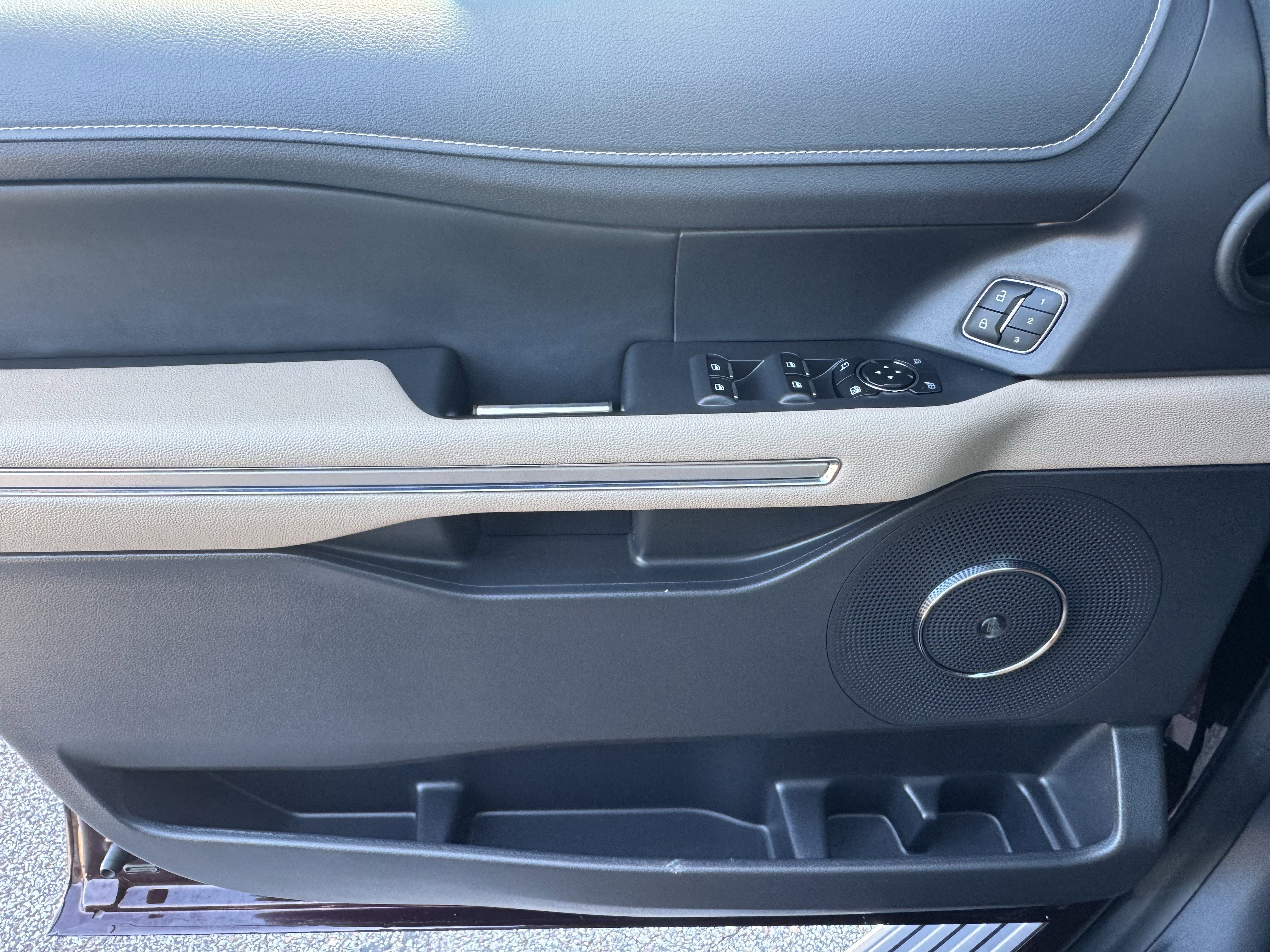 Used 2024 Ford Expedition Limited image 15