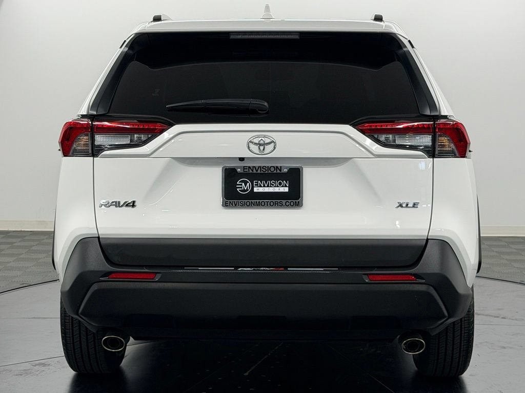 Used 2025 Toyota RAV4 XLE FWD image 11